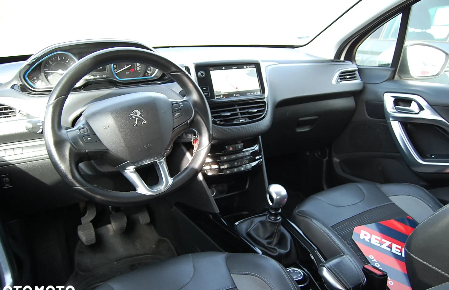 Peugeot 2008 cena 43900 przebieg: 137000, rok produkcji 2019 z Cieszyn małe 352